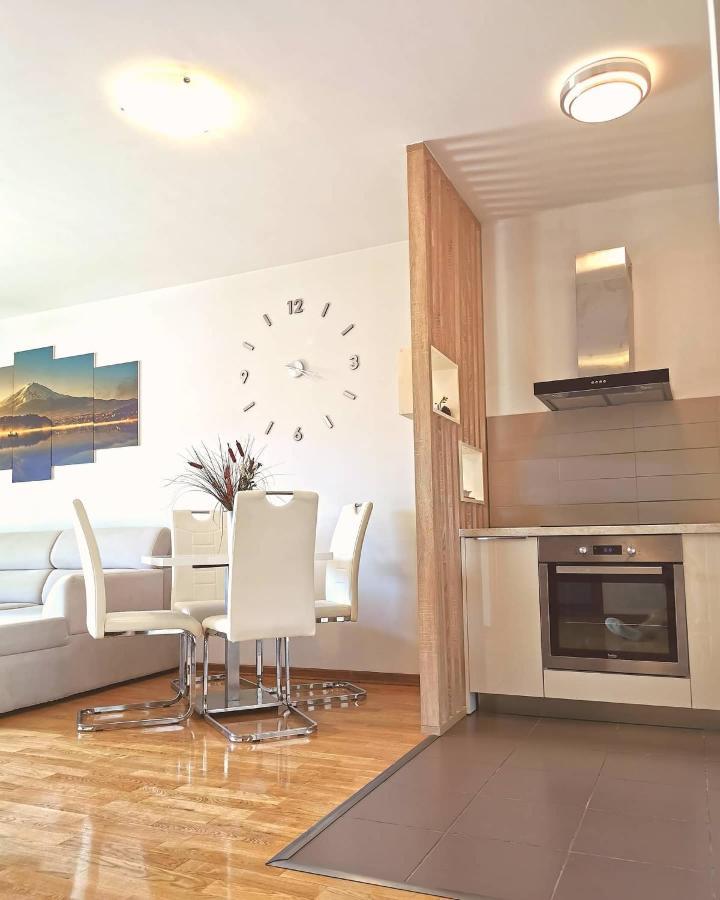 بار Apartment Stefano المظهر الخارجي الصورة